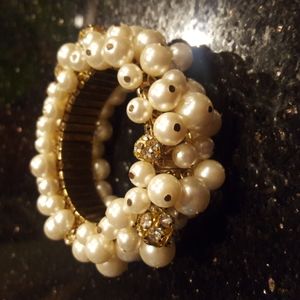 Beautiful bracelet with faux pearls and rhinestones